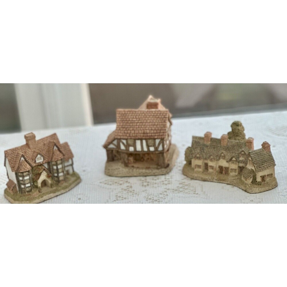 3 David Winter Villages Craftsmens Cottages Shirehall Little Market England Book
